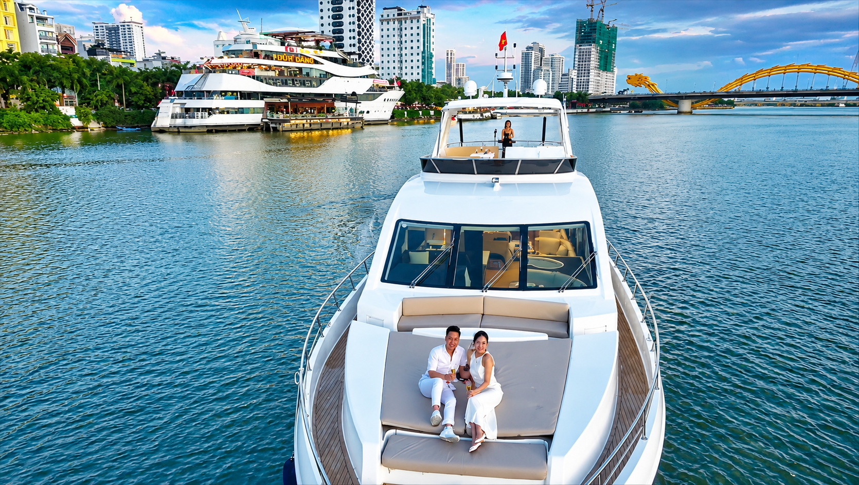 다낭 야경 요트 투어 (Danang River Night Yacht Tour) 이미지 2